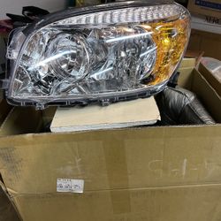 06-08 Toyota RAV4 Headlights