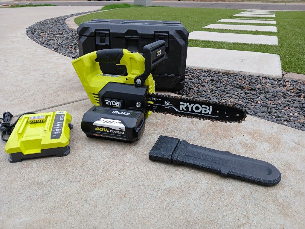 CHAINSAW RYOBI 40V BATTERY AND CHARGER INCLUDED 