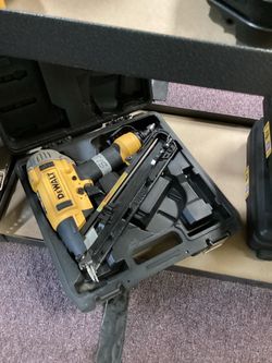 Dewalt Air 15ga Finish Nailer $120