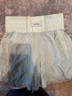 Lululemon shorts size 4
