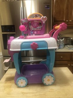 Doc McStuffins push cart
