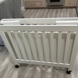 WHITE Mini portable  and folding Crib And Mattress 