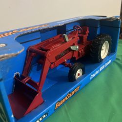 ERTL  Tractor 517 W/Loader 1/16 Scale 1994 Ertl Farm Country Diecast NIB