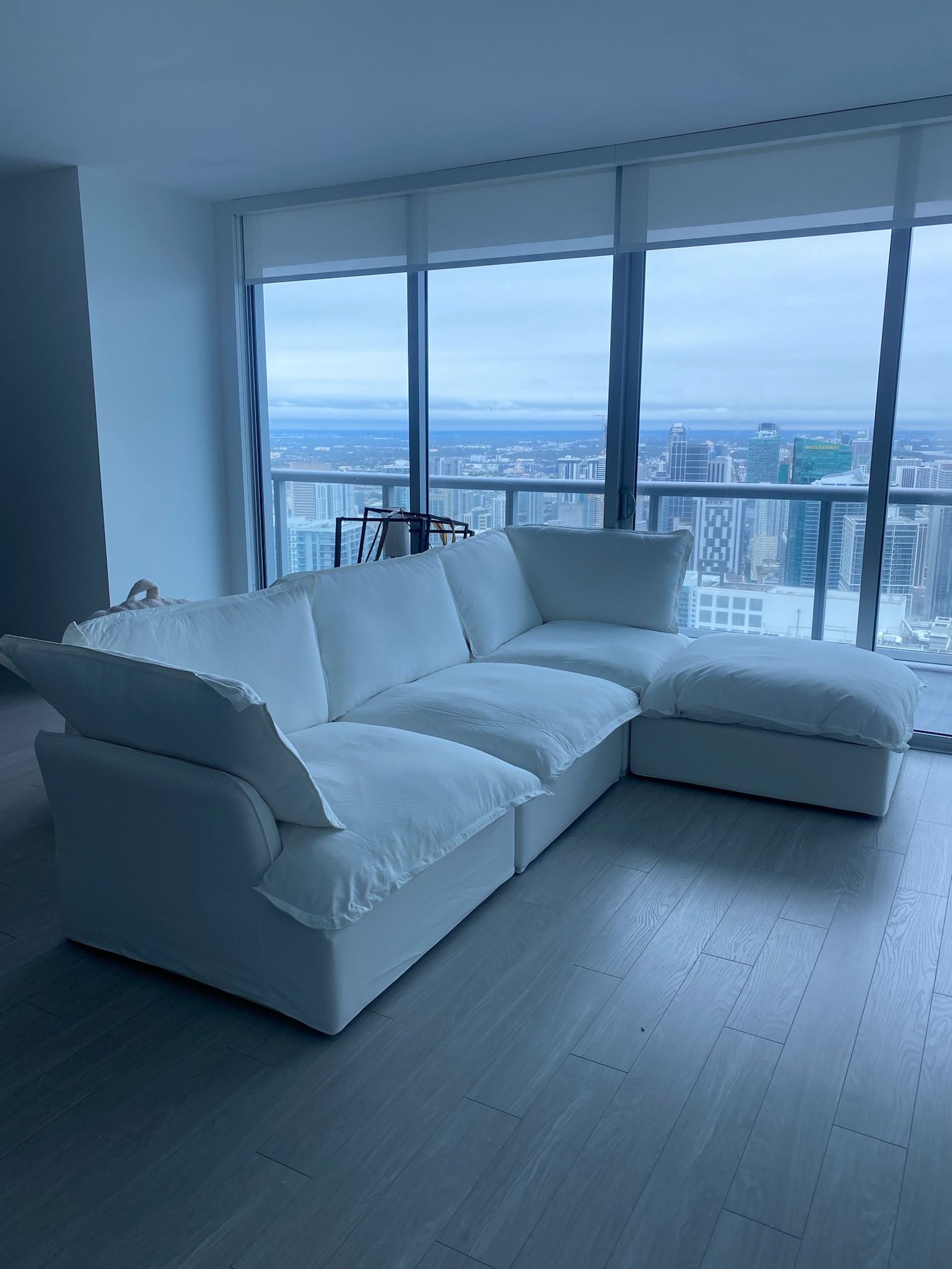 White Cloud Sectional (Brand New)