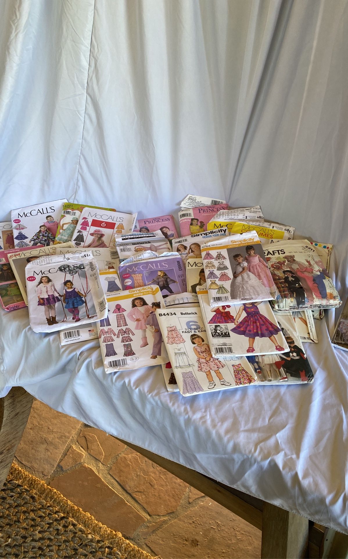 Patterns girls clothing, and costumes. One crib, accessory kit.