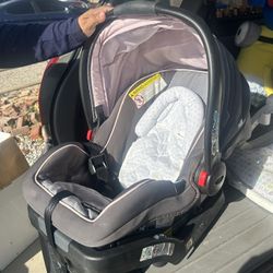 Graco Car seat And Base