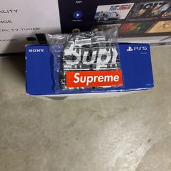 Supreme Logo Beanies