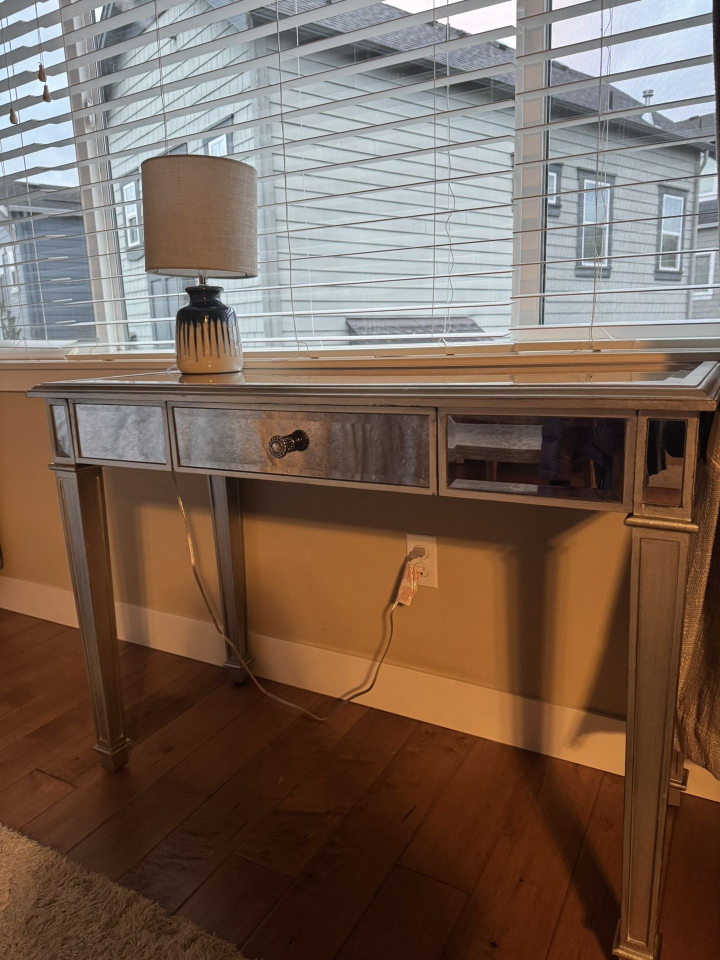 Mirrored bedroom set (bedside tables, lamps, desk or vanity?