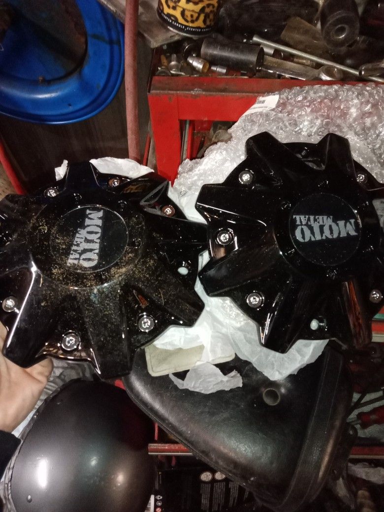 Moto Metal Center Wells Caps