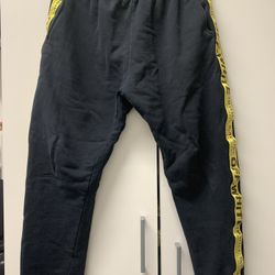OFF WHITE