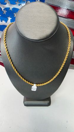 22k 30inch 3.7mm Chain (14.3 Grams, CASH ONLY NO TRADES, NON NEGOTIABLE)