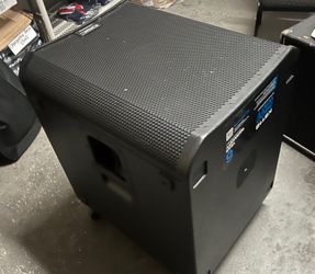 2 QSC (the price is for the Pair) KS118 3600 Watt Active Subwoofer