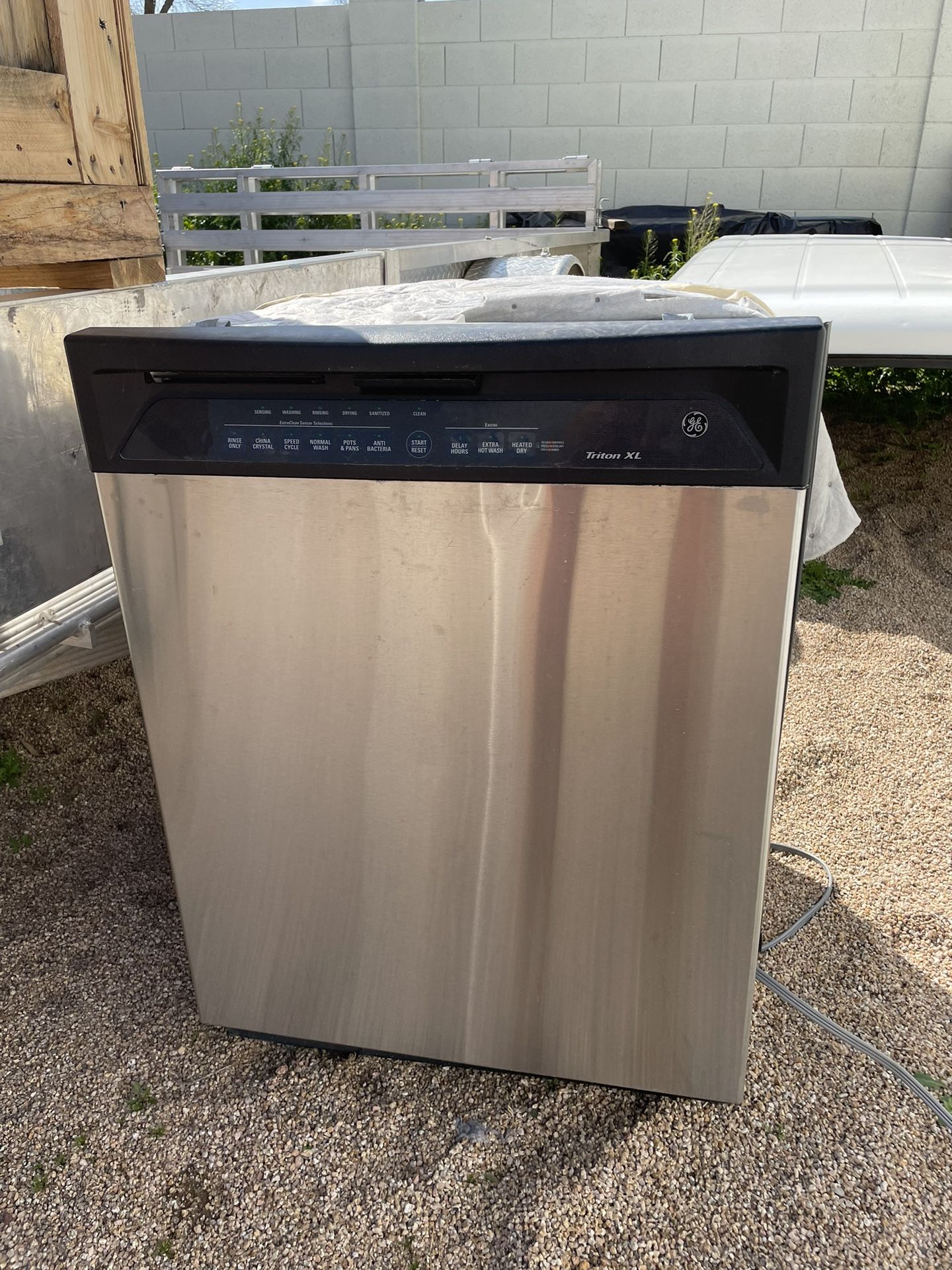 GE Triton XL Dishwasher