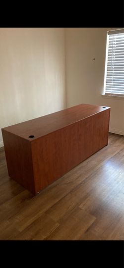 High Quality Elegant Full Size Wooden Table / 2 Cup Holders
