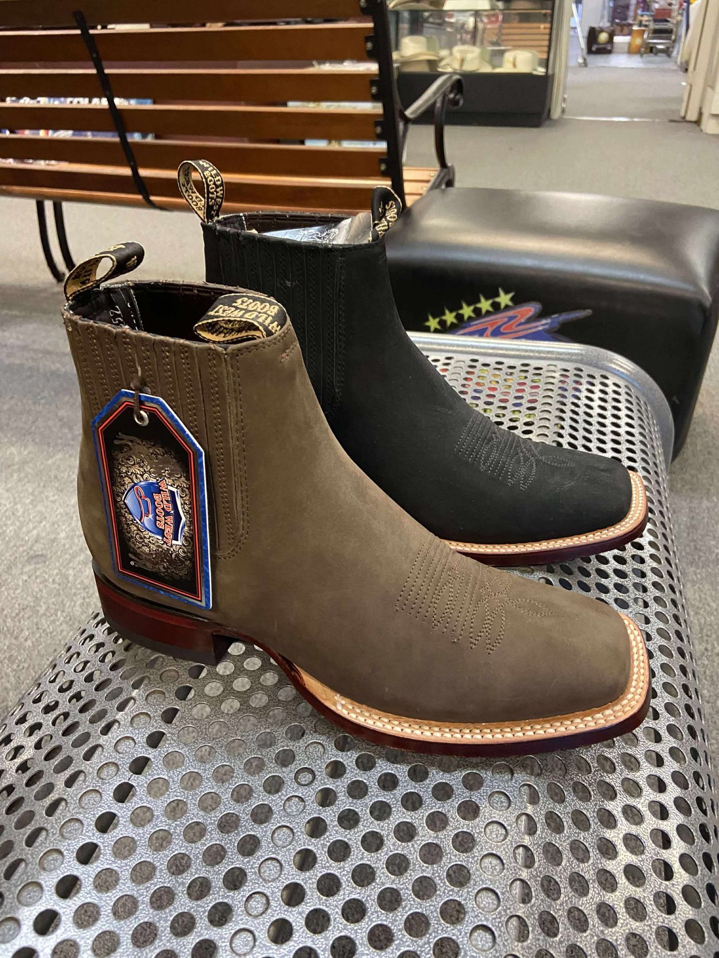 Nuevos botines de piel punta cuadrada