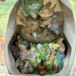  Spring Water Globe – Musical Easter Parade (Charming Collectible, Excellent Condition)