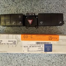 Mercedes W209 Center Dash Switch Panel. Brand New NLA