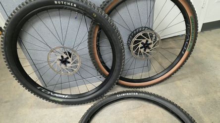 Specialized Roval Traverse 29 Alloy WHEELSET.