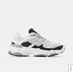 New Balances 9060 grey white & black Women’s 6