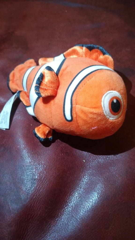 Disney Store Pixar Finding Nemo Clownfish Fish Plush Stuffed Animal Bean Bag 