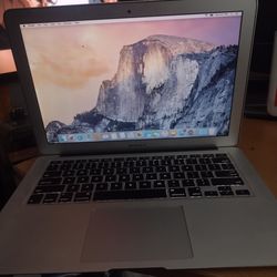 MacBook Air (A1466)