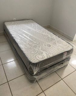 NEW MATTRESS TWIN SIZE PLUSH WITH BOX SPRING 
