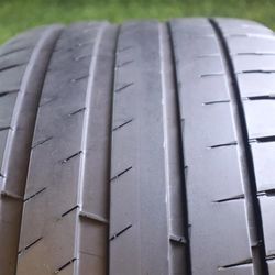 255 35R20 Michelin Pilot Sport 4 60% Tread 5/32 97Y SKU 26968 Summer Tires 