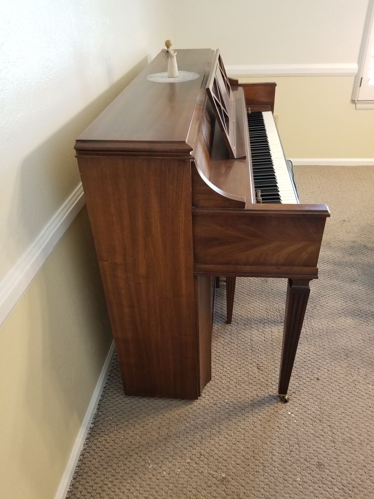 Baldwin Spinet Piano