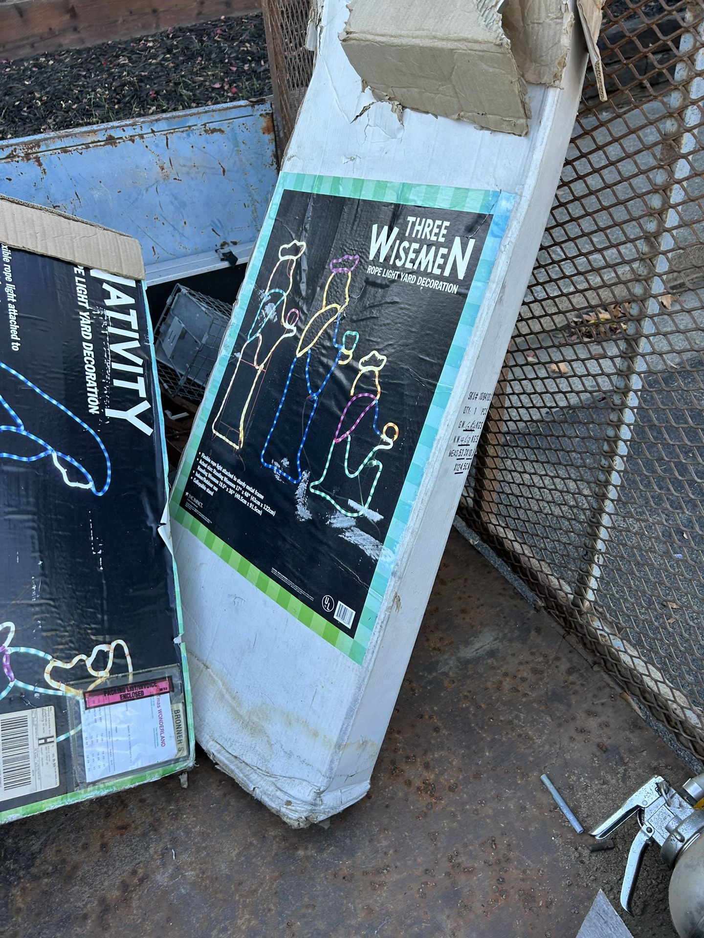 The Dog Kennel Is 20 It Has No Bolts The Christmas Things Are Free