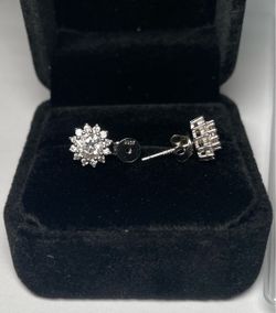 VVS1 Moissanite Floral Earrings