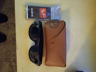 Ray-Ban Unisex New Wayfarer Sunglasses (MATTE BLACK)