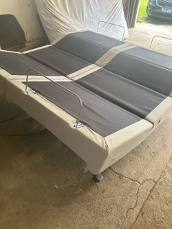 Split king adjustable base