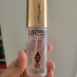 LIKE NEW CHARLOTTE TILBURY SETTING SPRAY