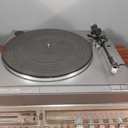 Fisher MT-100 Turntable Record Player 