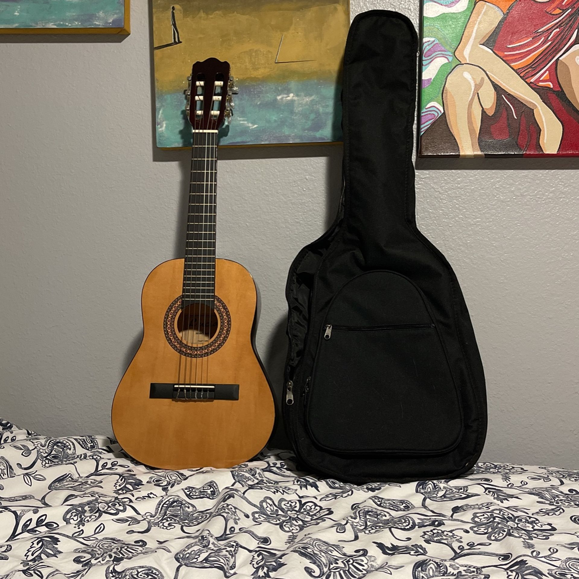 Lucida Small Guitar With Case And Pick