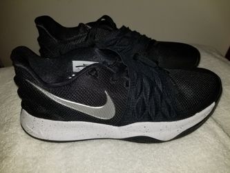 Nike Kyrie Basketball shoe size 9