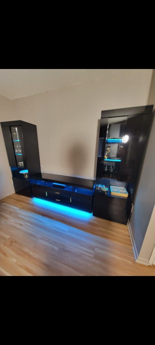 Entertainment Center TV Stand