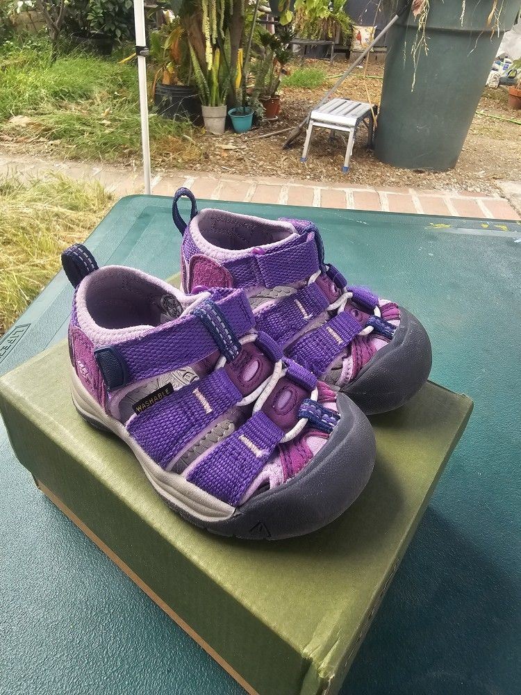 KEEN Kids' Newport H2 Closed Toe Water Sandal
