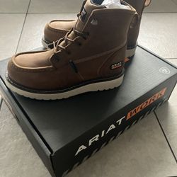 ARIAT WORK BOOTS   6.5. EE WIDE