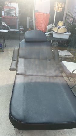 Massage bed