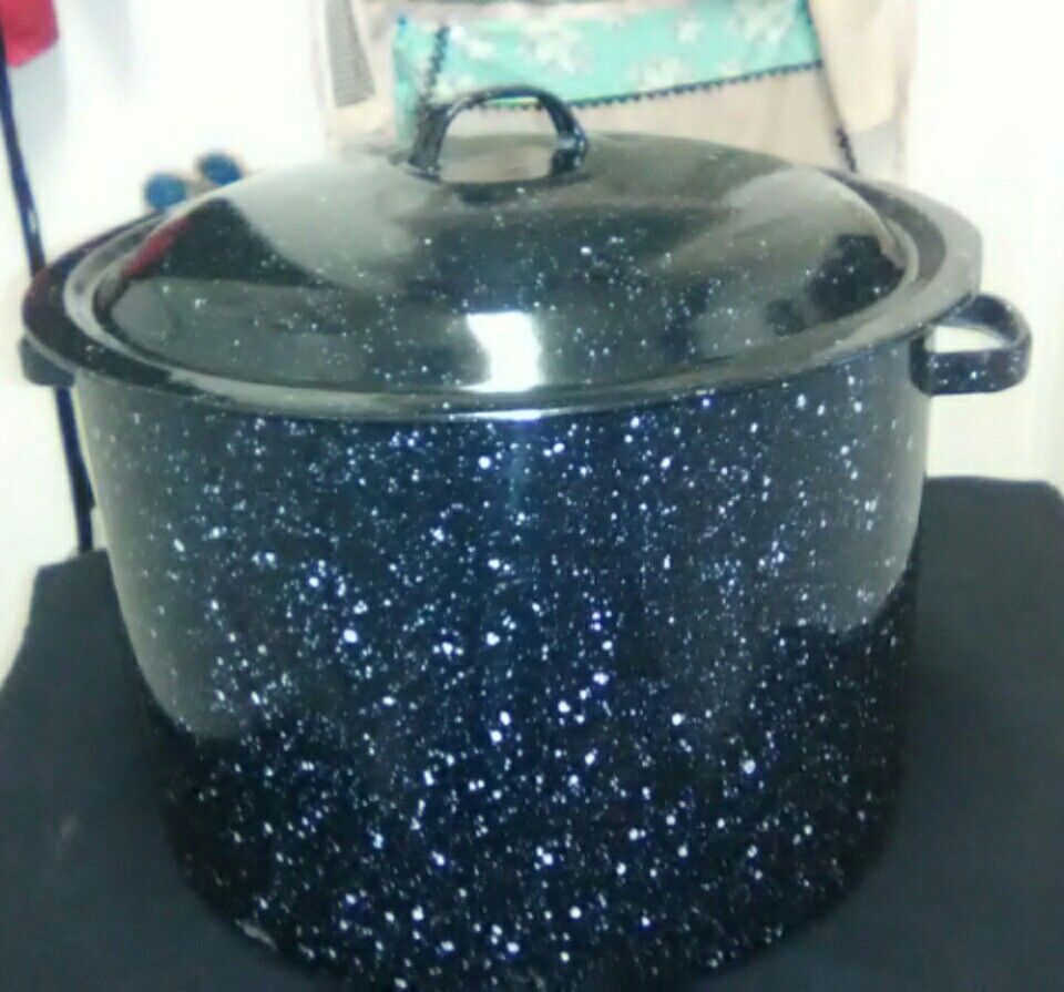 VINTAGE PORCELAIN CANNING POT with LID & REMOVABLE JAR RACK