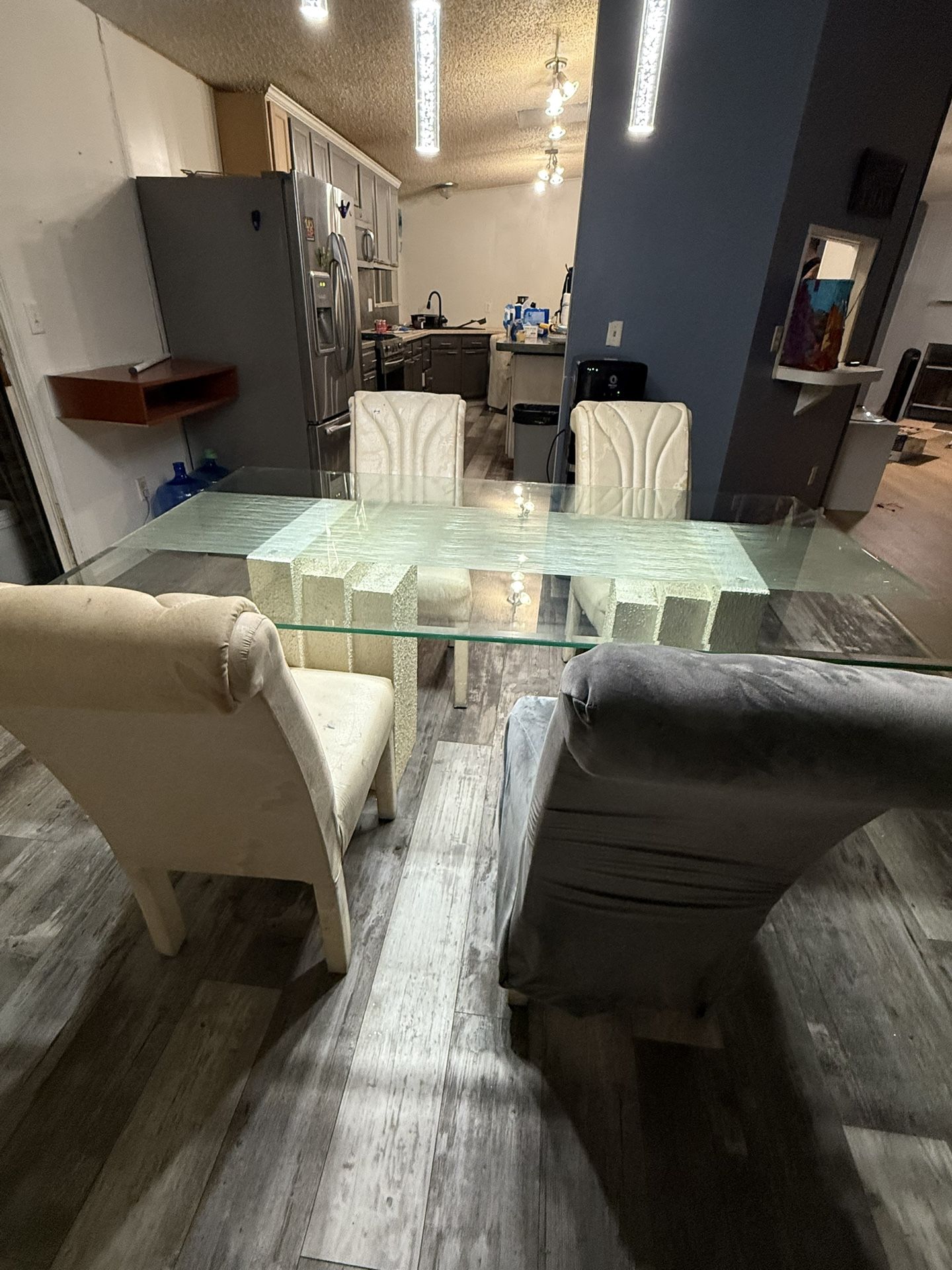 Dinner Table With 4 Used Chairs