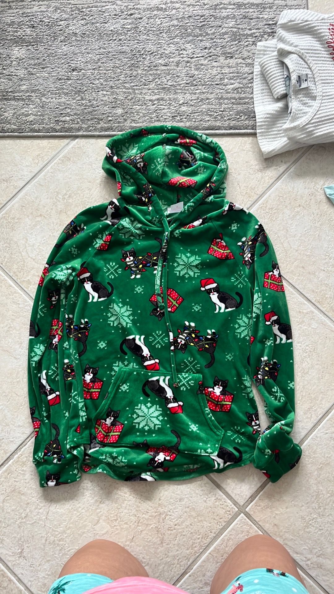 Hoodie with kitties