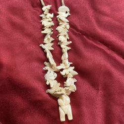 Vintage Zuni Antler Bone Fetish Medicine Bear Animal Figure Necklace