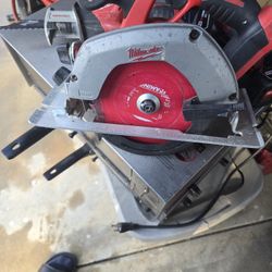 M18 18V Lithium-Ion Cordless 6-1/2 in. Circular Saw (Tool-Only)