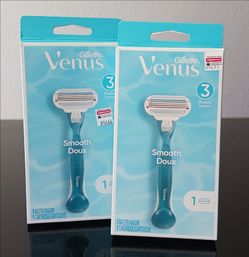 Gillette Venus 1 ct Razor Set | $8