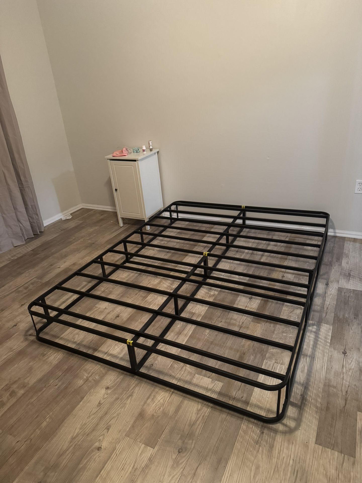Zinus Queen Metal Box Spring
