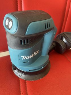 18V LXT Lithium-Ion Cordless 5 in. Variable Speed Random Orbit Sander (Tool-Only) 1.2k .New/Nuevo