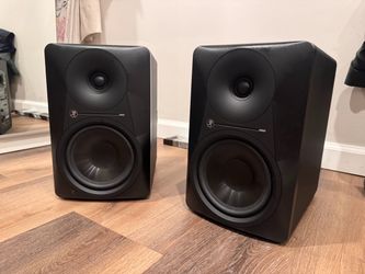 Pair of Mackie MR624 6.5” Powered Studio Monitors