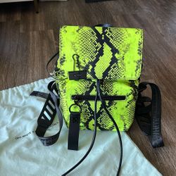 OFF-WHITE NEON SNAKE-PRINT SHELL BACKPACK IN BLACK